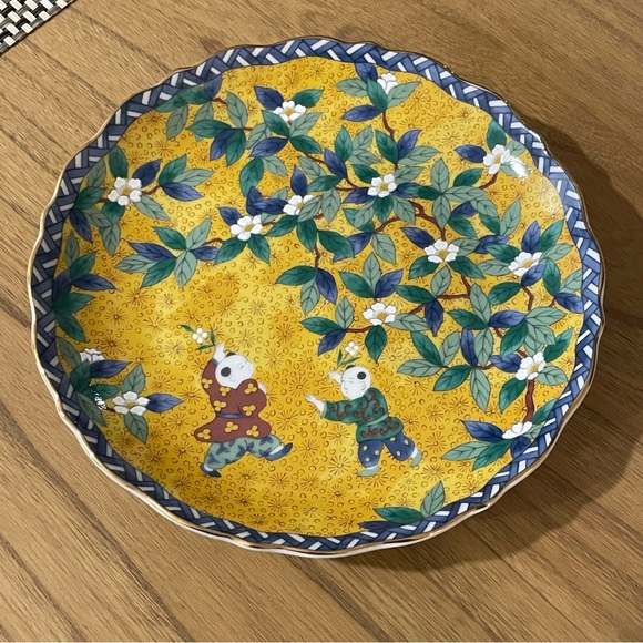 Arita Ware Shozan Karako 7.5” Scallop Gold Trim Plate - Picture 3 of 10